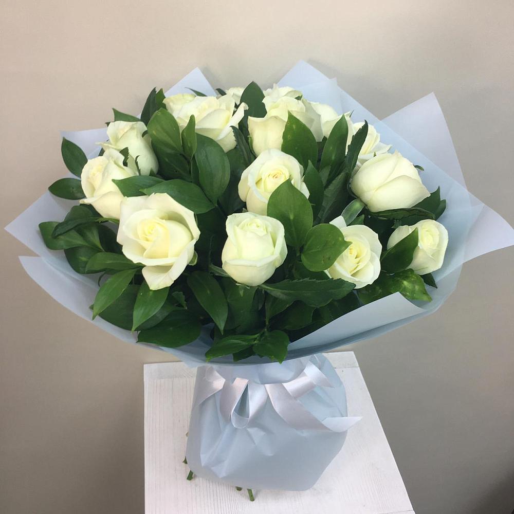 Букет 15 Белых роз Проуд в Подколодновке