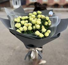 Букет Белые кустовые розы Солинеро в Подколодновке