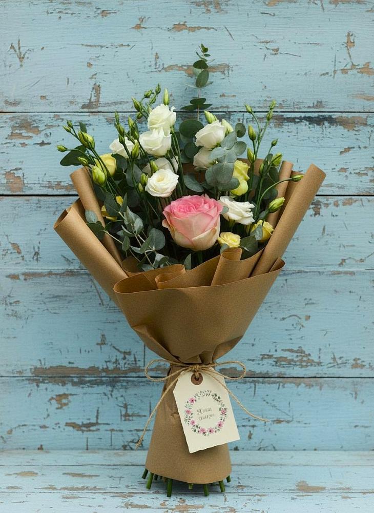 Букет цветов из: Розы и Лизиантусы в Подколодновке