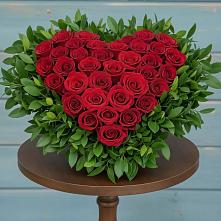 Цветочная композиция из Розы в виде сердца в Подколодновке