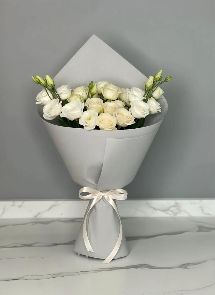 Букет цветов из: Розы и Лизиантусы в Подколодновке