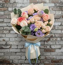 Букет цветов из:  Розы, Лизиантусы и Гвоздики в Подколодновке