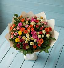 Букет Микс из разноцветных кустовых роз в Подколодновке